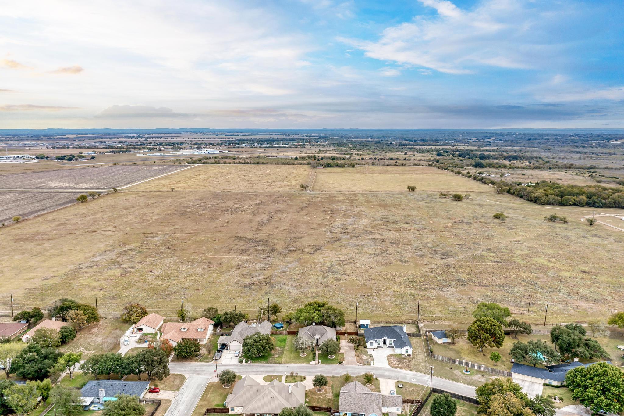 1610 Meadow Lane Lockhart TX 78644