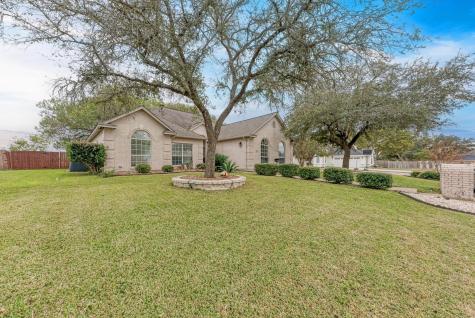 1610 Meadow Lane Lockhart TX 78644