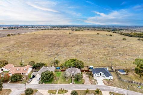 1610 Meadow Lane Lockhart TX 78644