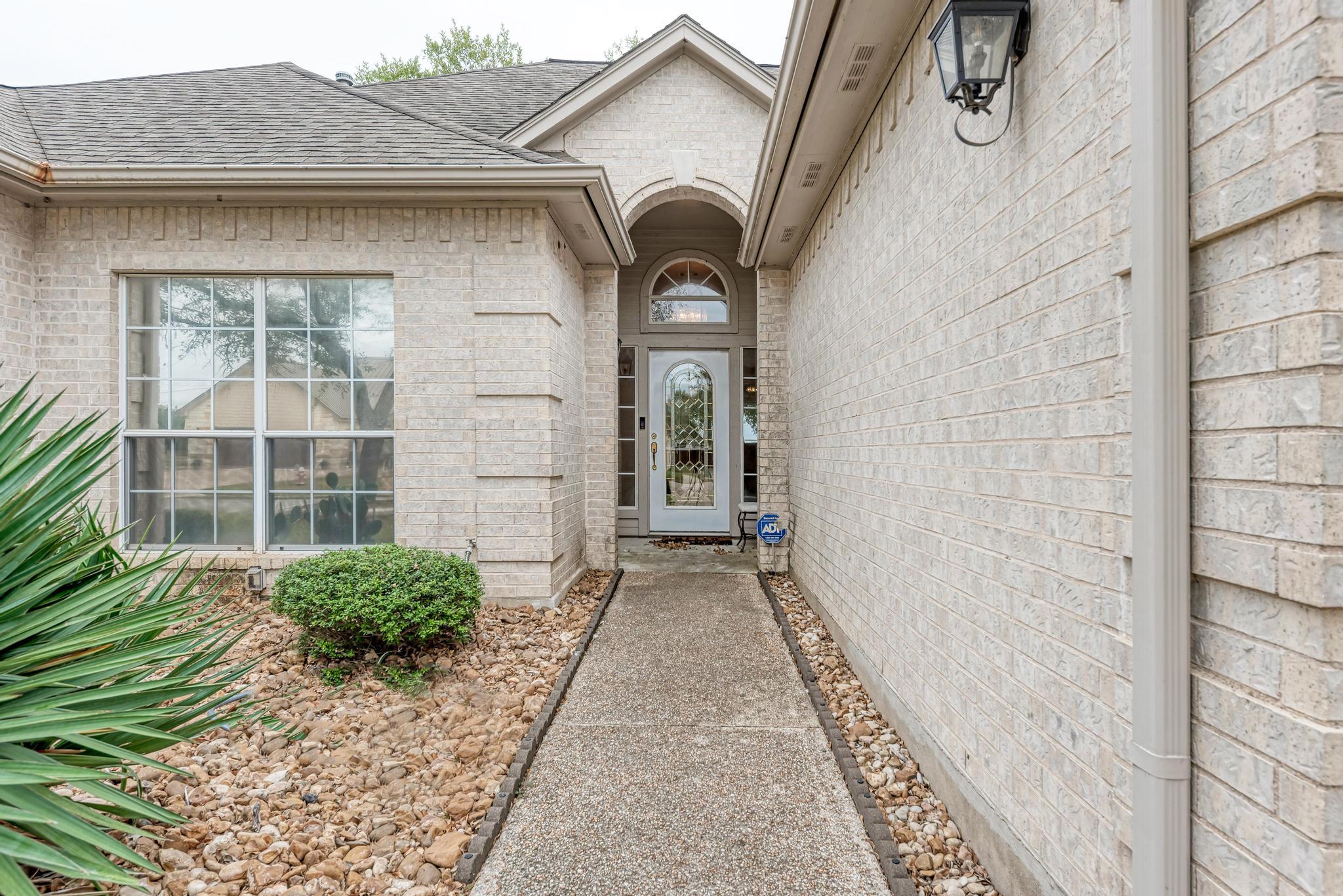 1610 Meadow Lane Lockhart TX 78644