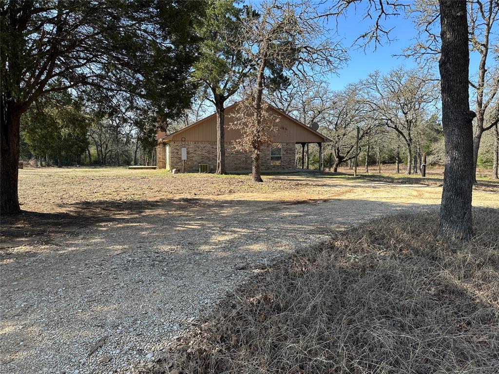 1047 Private Road 3022 Elgin TX 78621