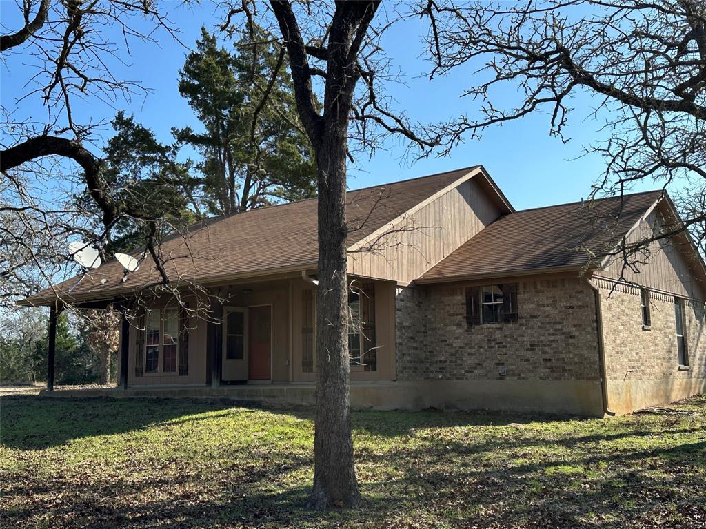 1047 Private Road 3022 Elgin TX 78621