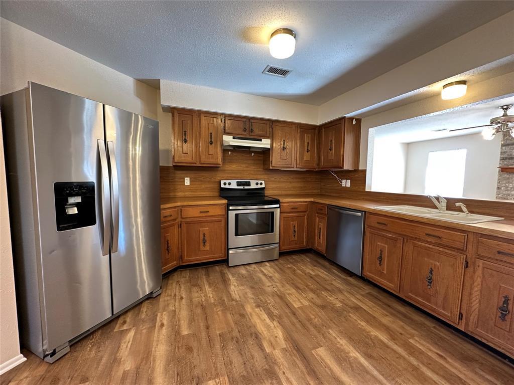 1047 Private Road 3022 Elgin TX 78621