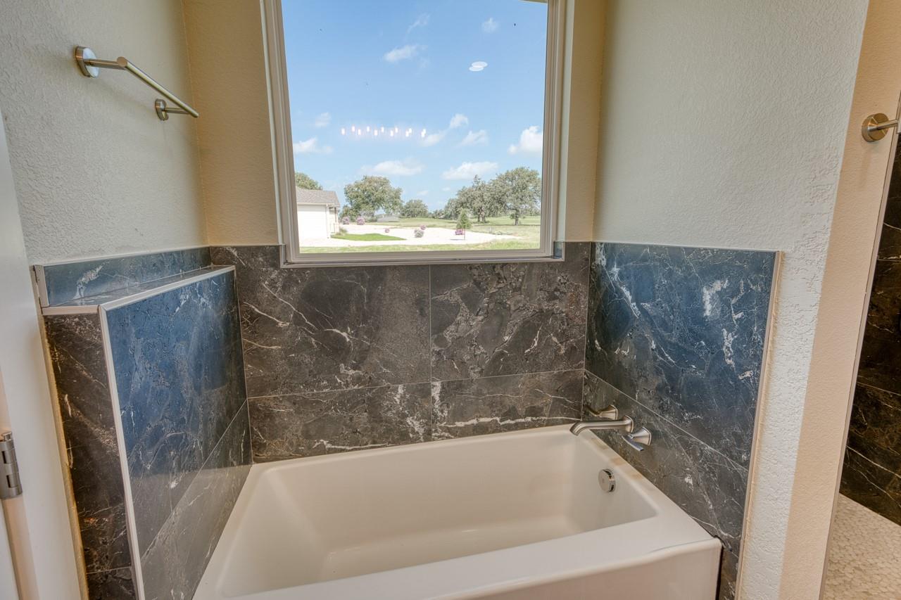 206 Oak Grove Parkway Kingsland TX 78639