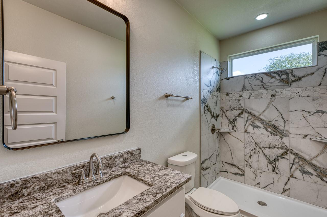 206 Oak Grove Parkway Kingsland TX 78639