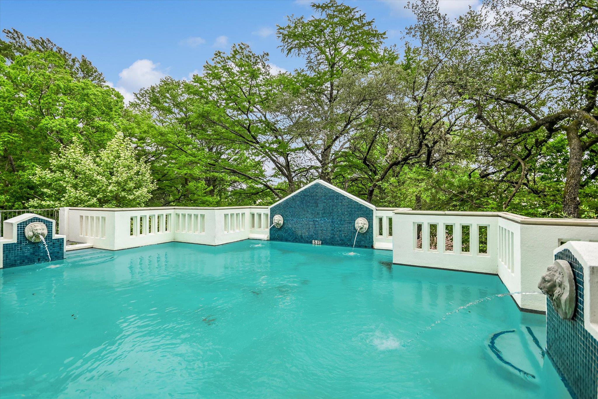 2004 Rue De St Tropez Austin TX 78746