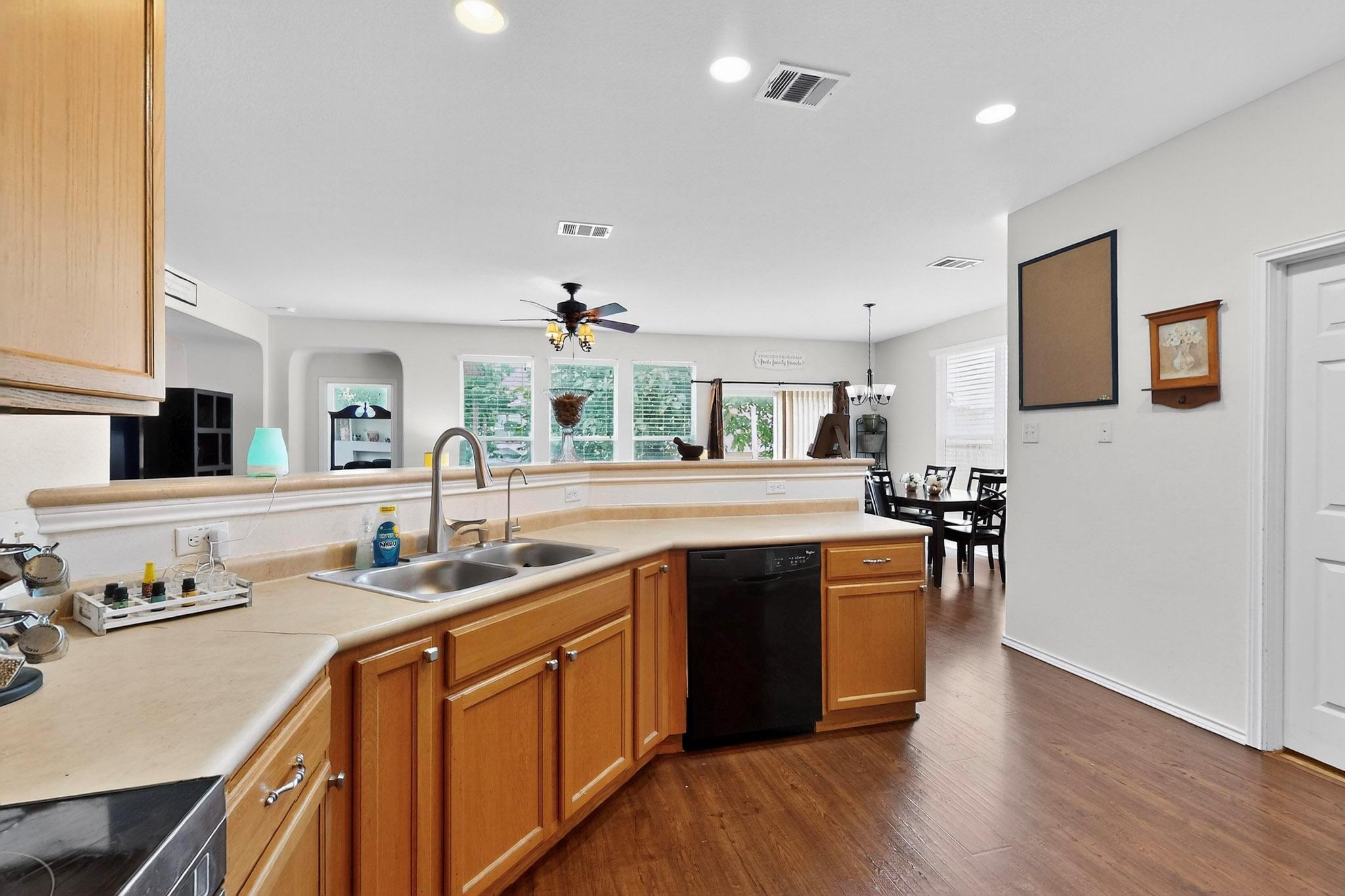 140 Matthews Lane Kyle TX 78640