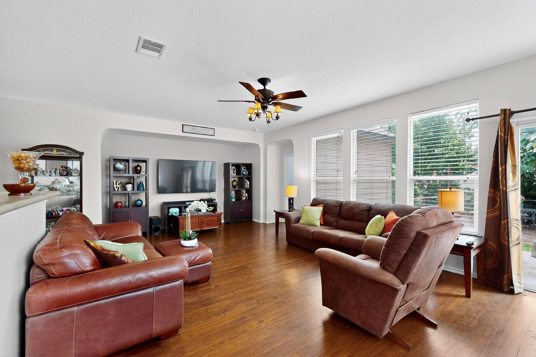 140 Matthews Lane Kyle TX 78640