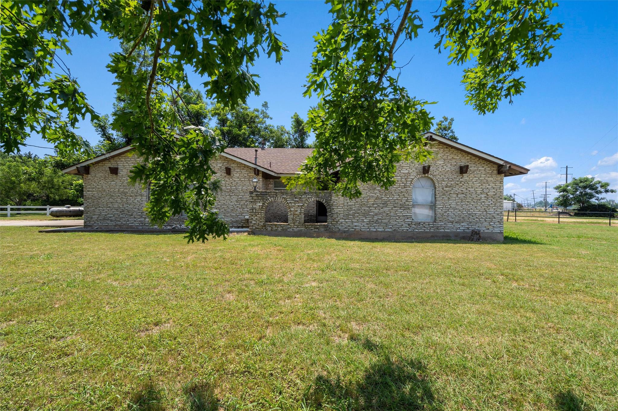 20 County Road 408 Taylor TX 76574