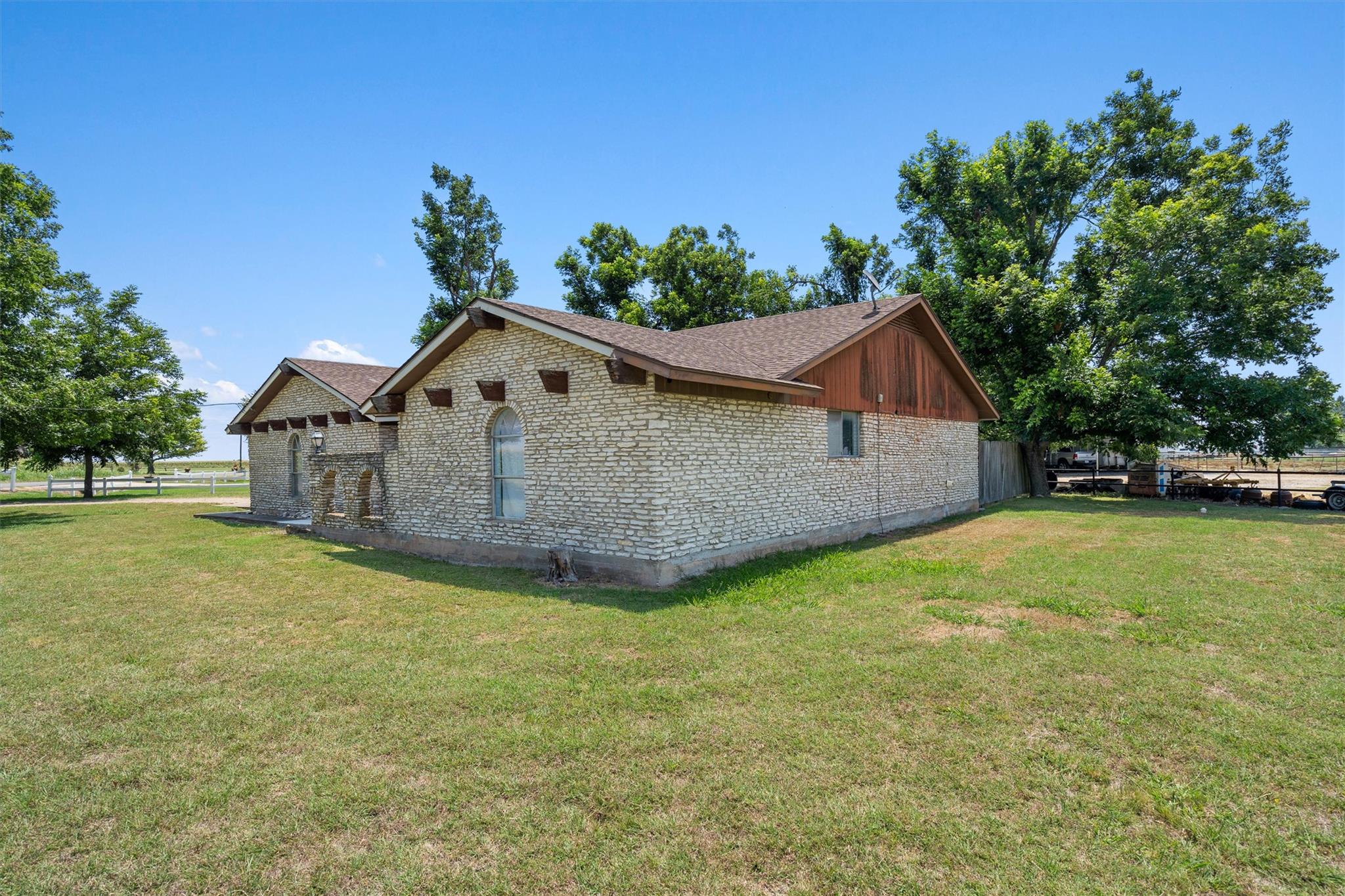 20 County Road 408 Taylor TX 76574