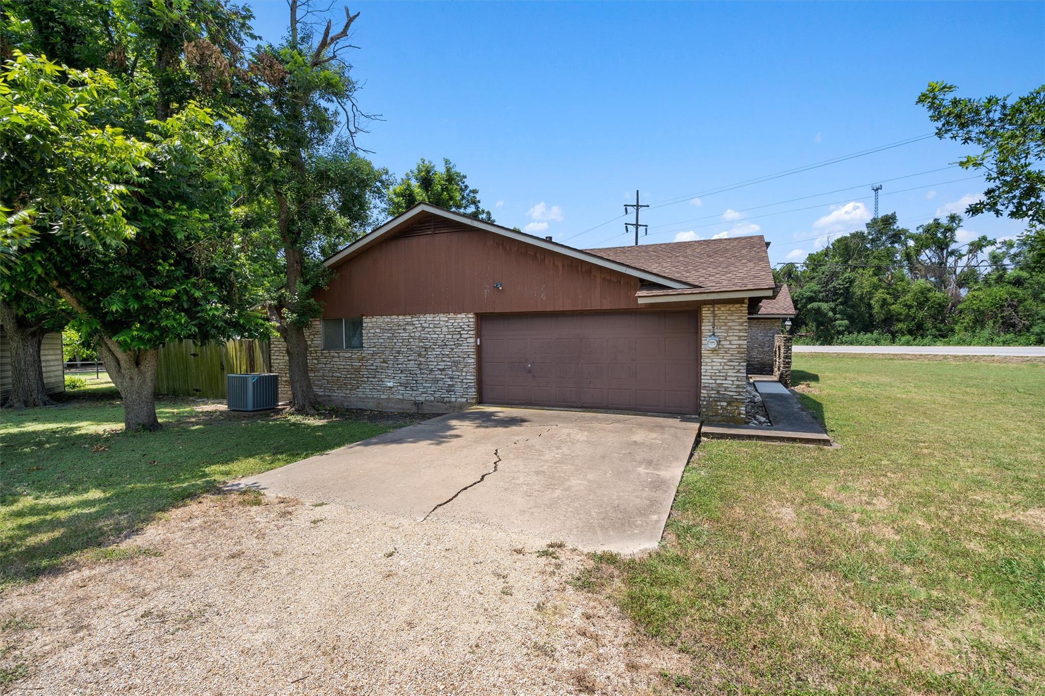 20 County Road 408 Taylor TX 76574