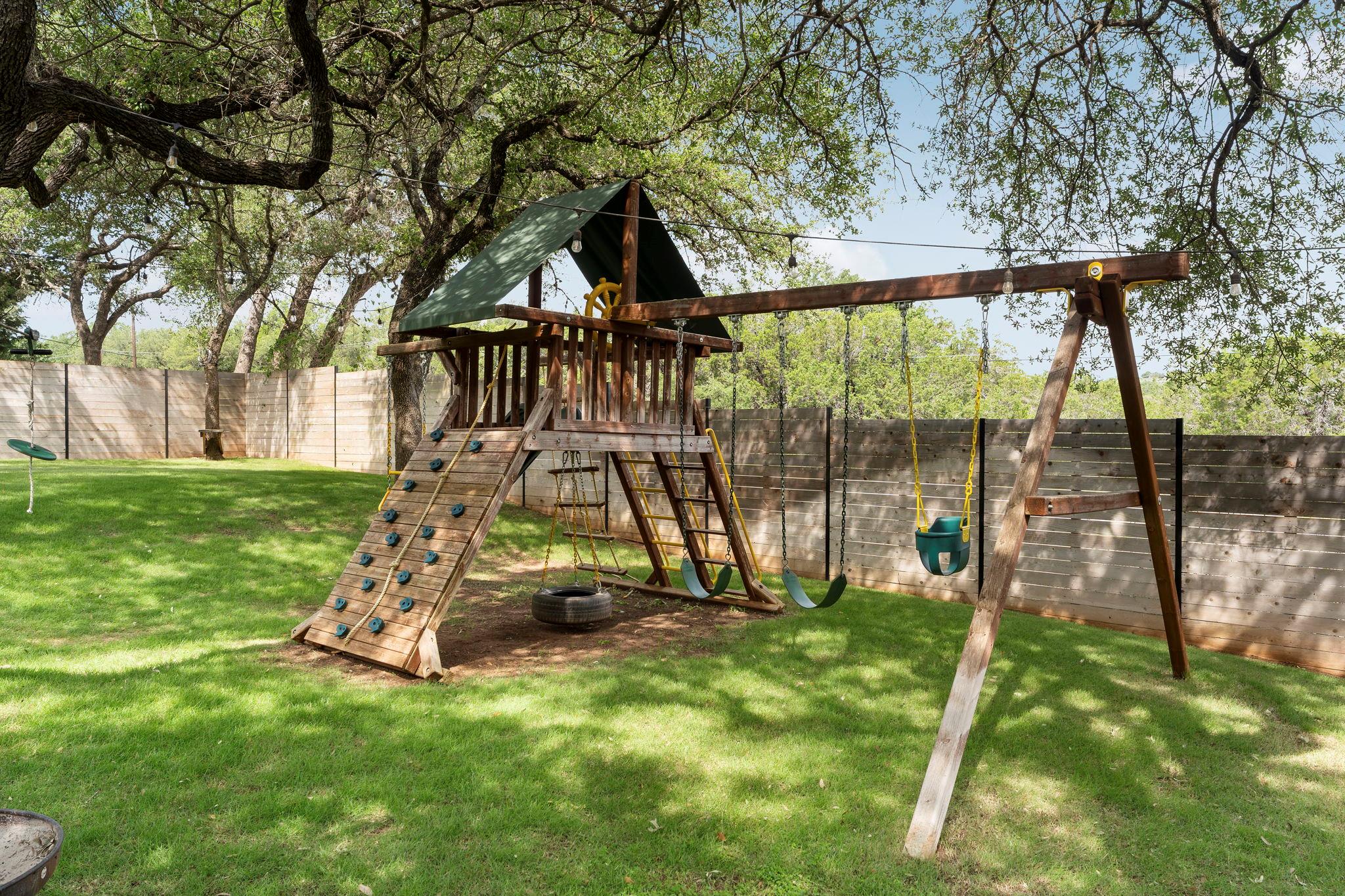 22212 Briarcliff Drive Spicewood TX 78669