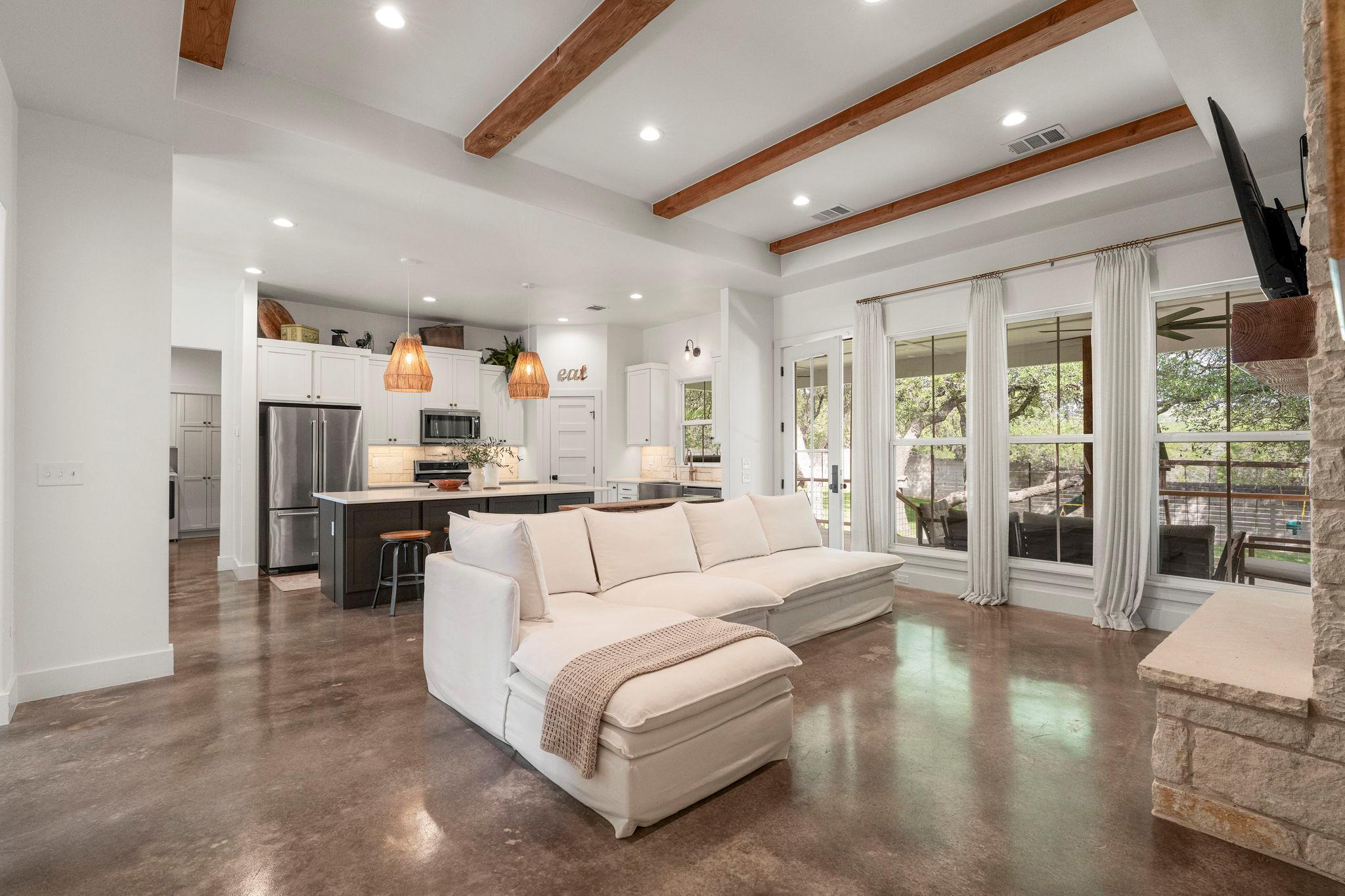 22212 Briarcliff Drive Spicewood TX 78669