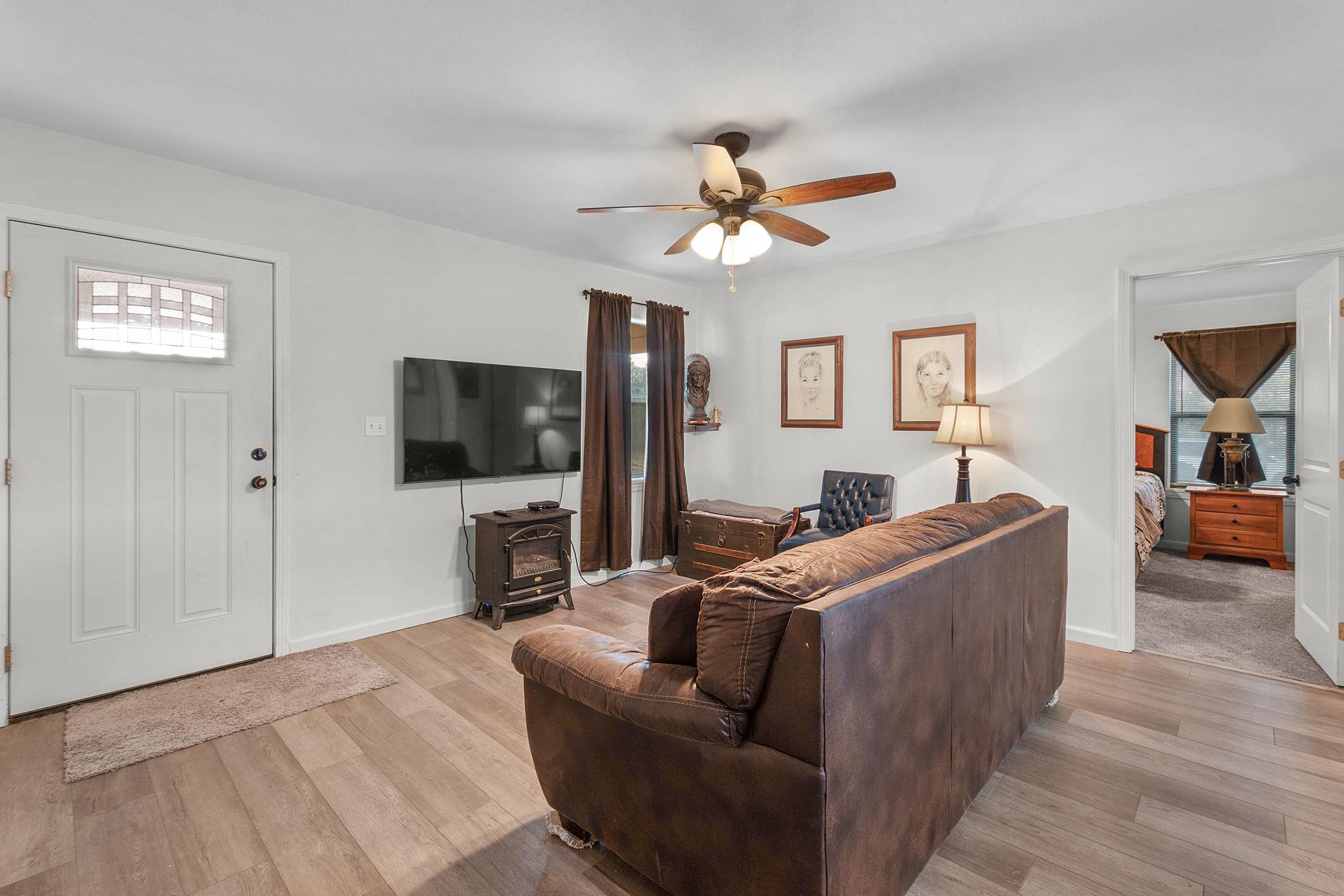 211 Crestview Burnet TX 78611