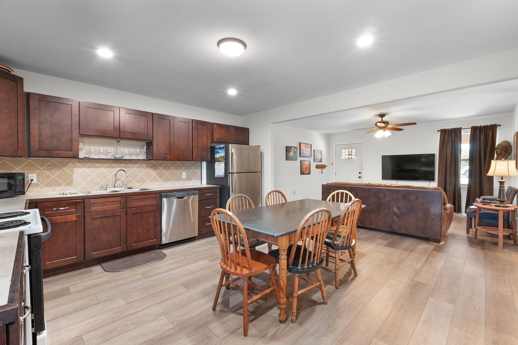 211 Crestview Burnet TX 78611