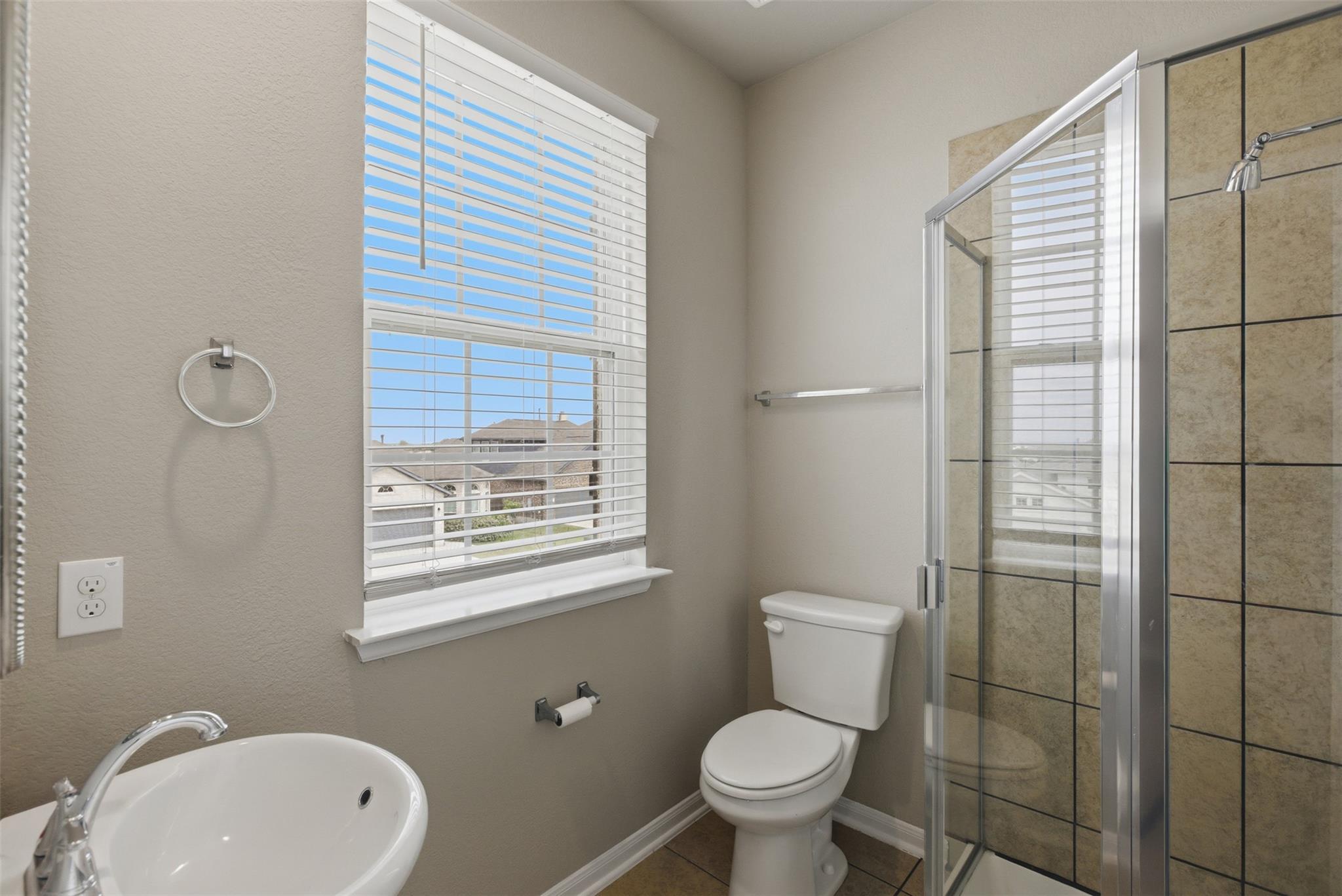 483 Algaroba Loop Buda TX 78610