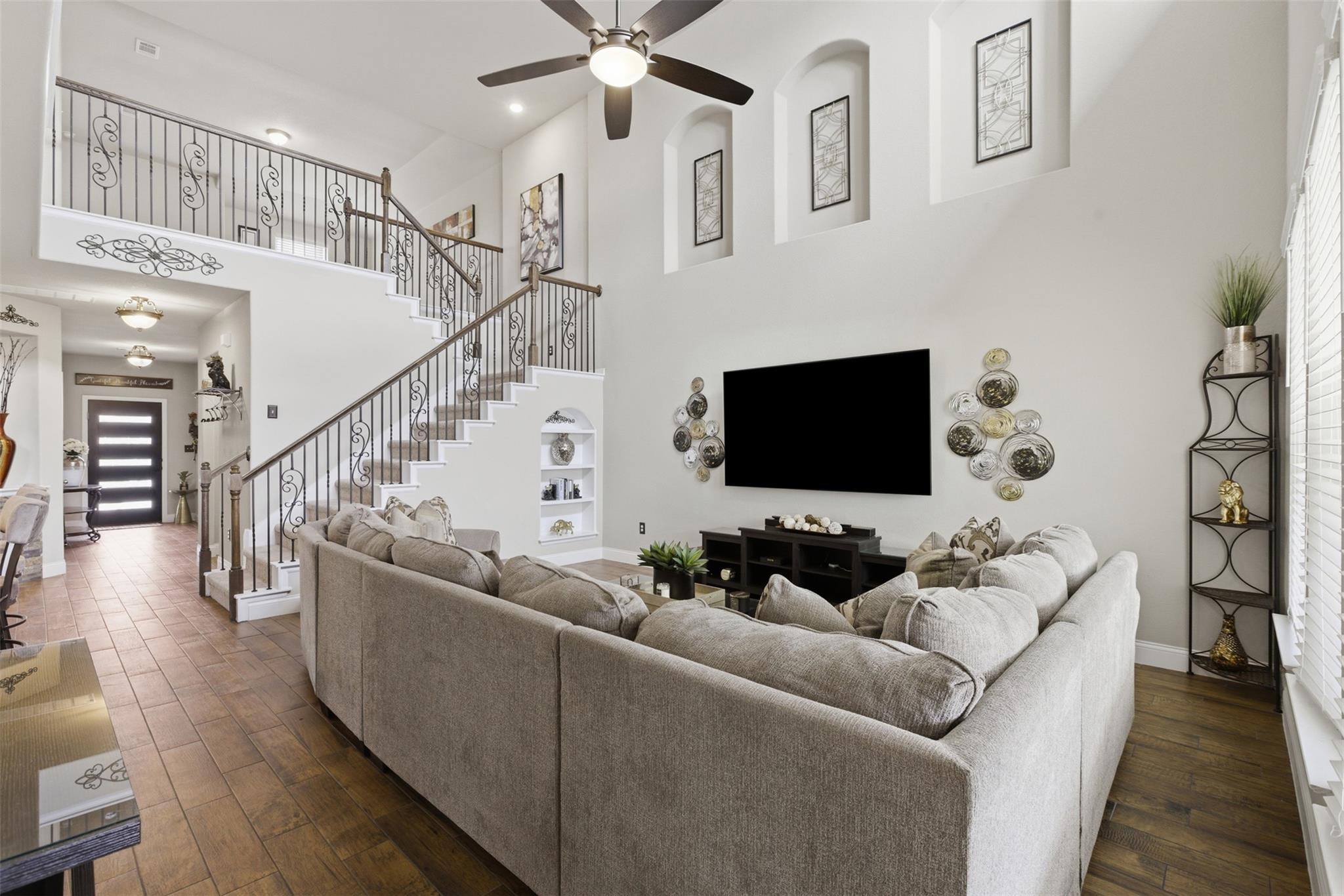 483 Algaroba Loop Buda TX 78610