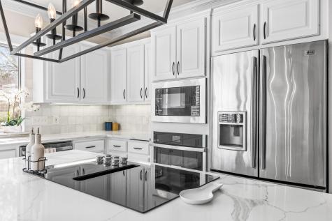 5901 Round Table Cove Austin TX 78746