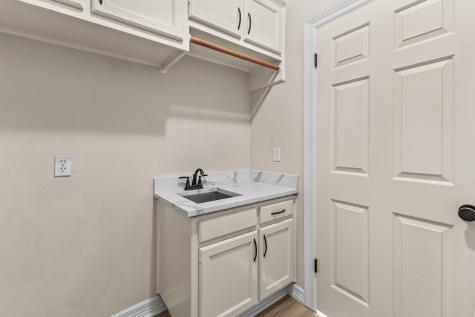 5901 Round Table Cove Austin TX 78746