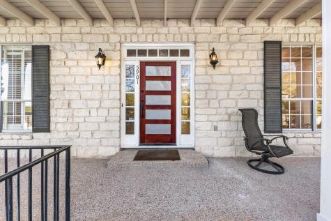 5901 Round Table Cove Austin TX 78746