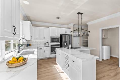 5901 Round Table Cove Austin TX 78746
