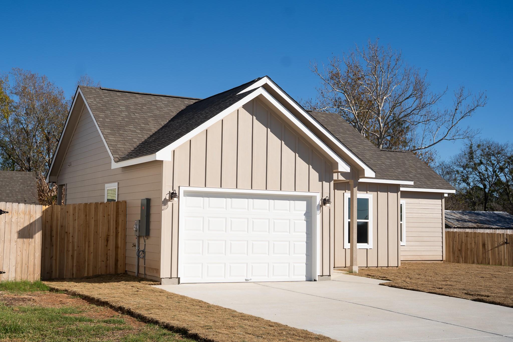 302 String Prairie Way Smithville TX 78957