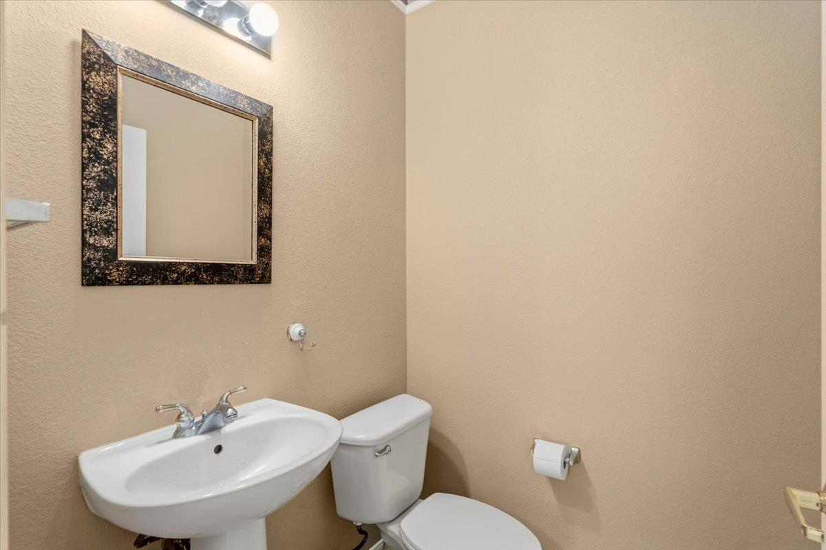 211 Whispering Wind Drive Georgetown TX 78633