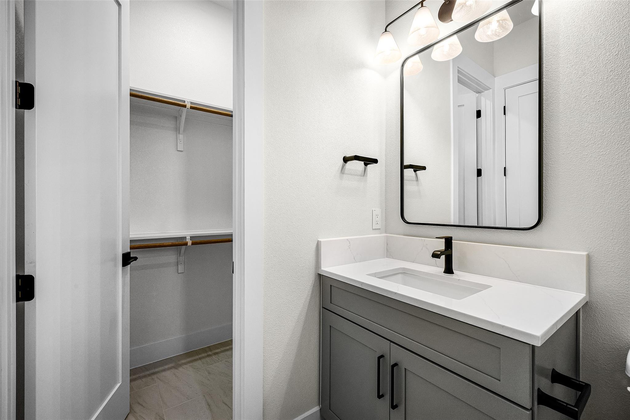 6513 Lavish Bend Jonestown TX 78645