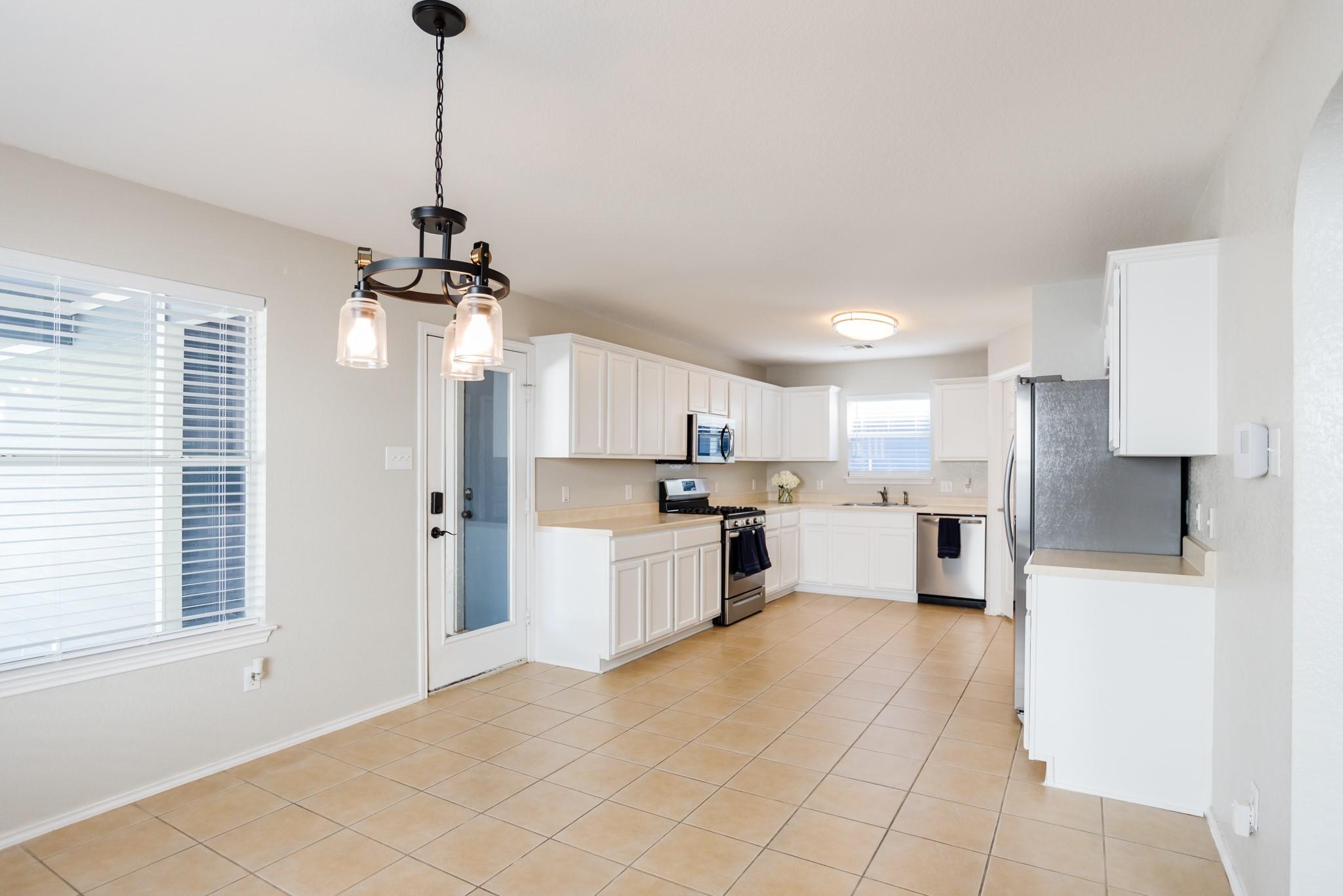 532 Sampson Kyle TX 78640