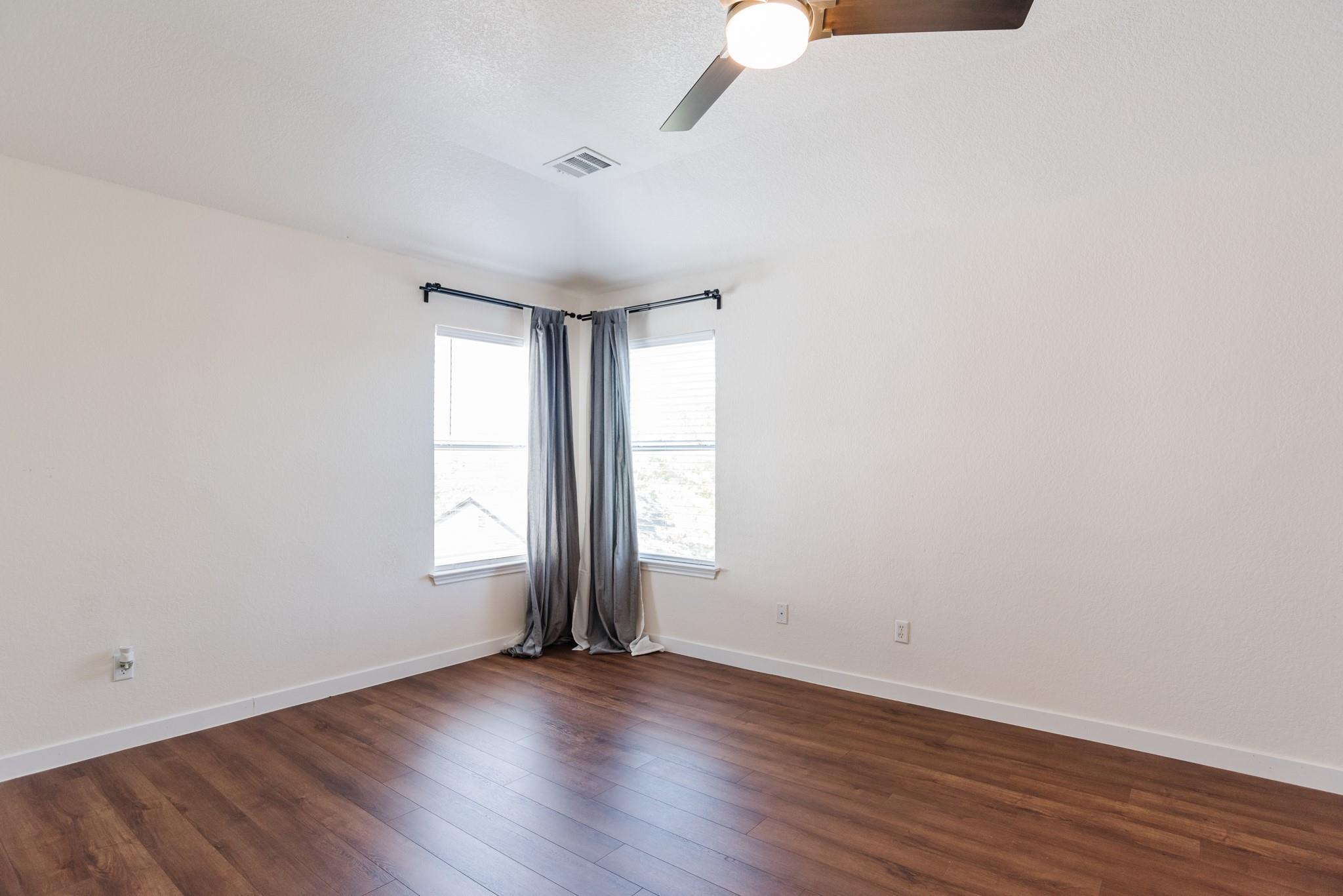 532 Sampson Kyle TX 78640