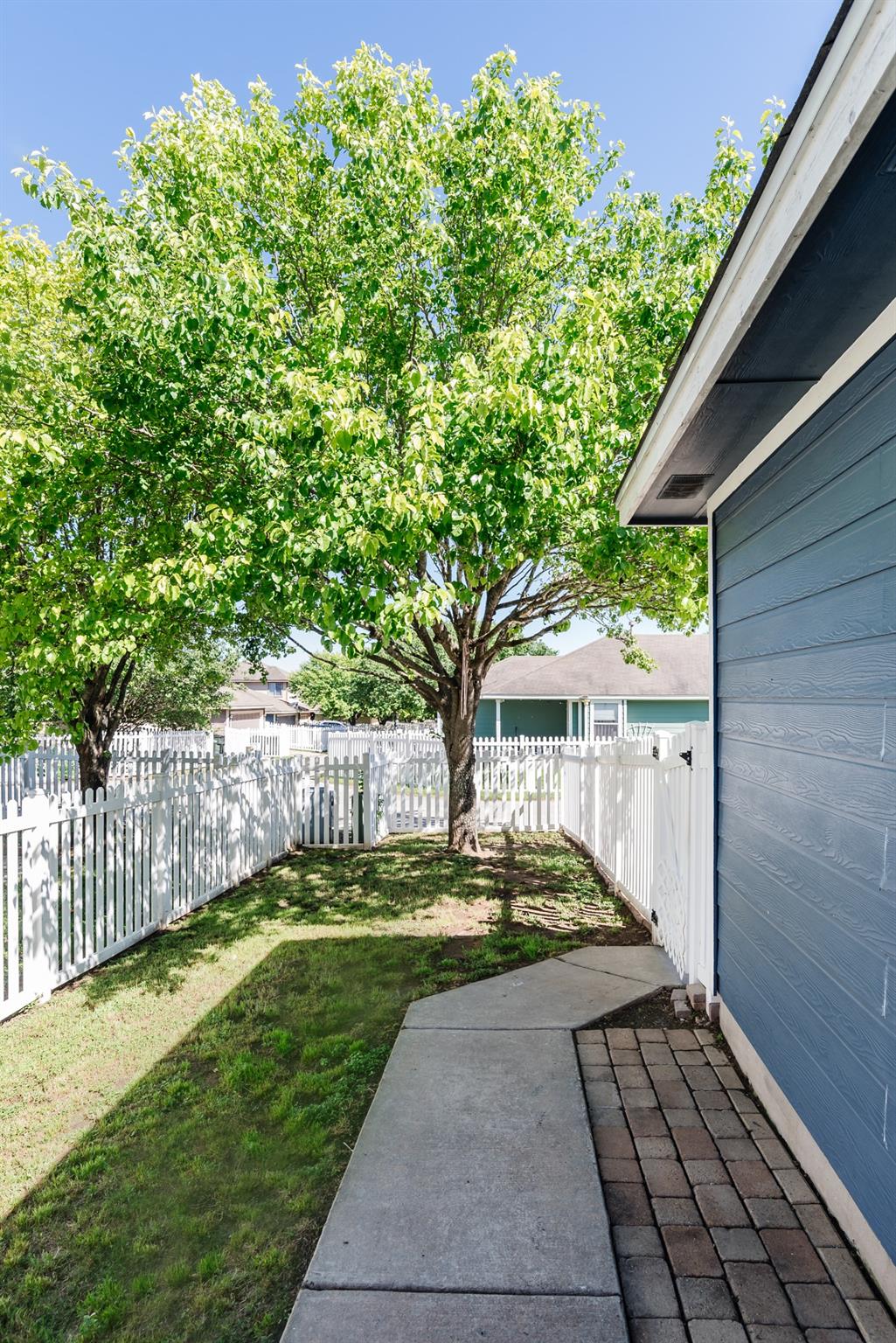 532 Sampson Kyle TX 78640