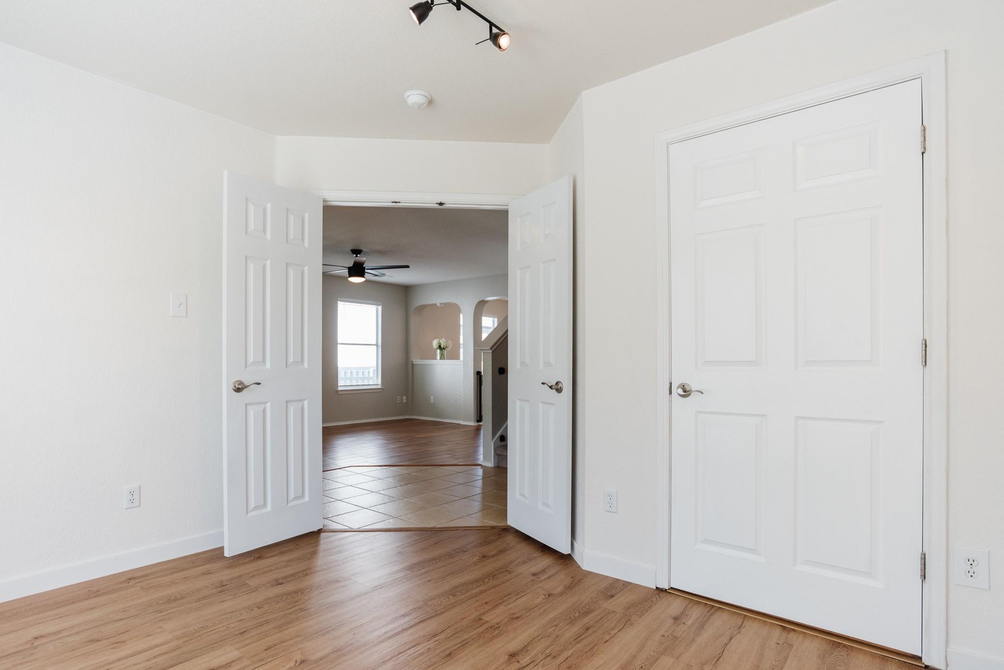 532 Sampson Kyle TX 78640