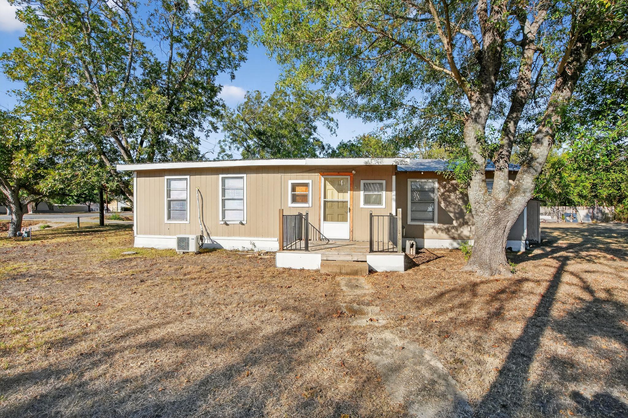 1309 Blackjack Street Lockhart TX 78644