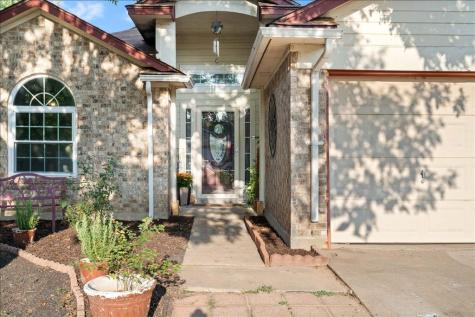 319 Clarks Way Hutto TX 78634