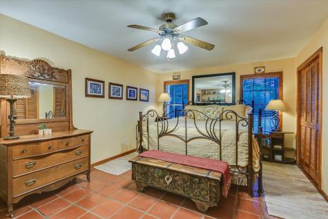 300 Deer Lake Estates Wimberley TX 78676