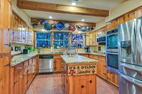 300 Deer Lake Estates Wimberley TX 78676