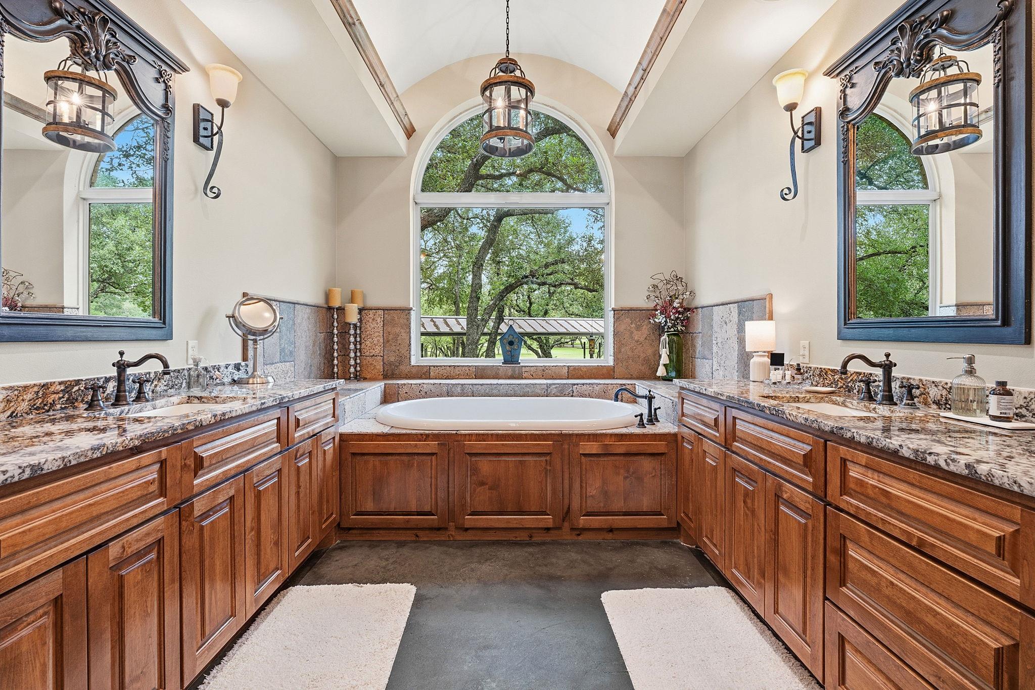 1550 Trebled Waters Trail Driftwood TX 78619