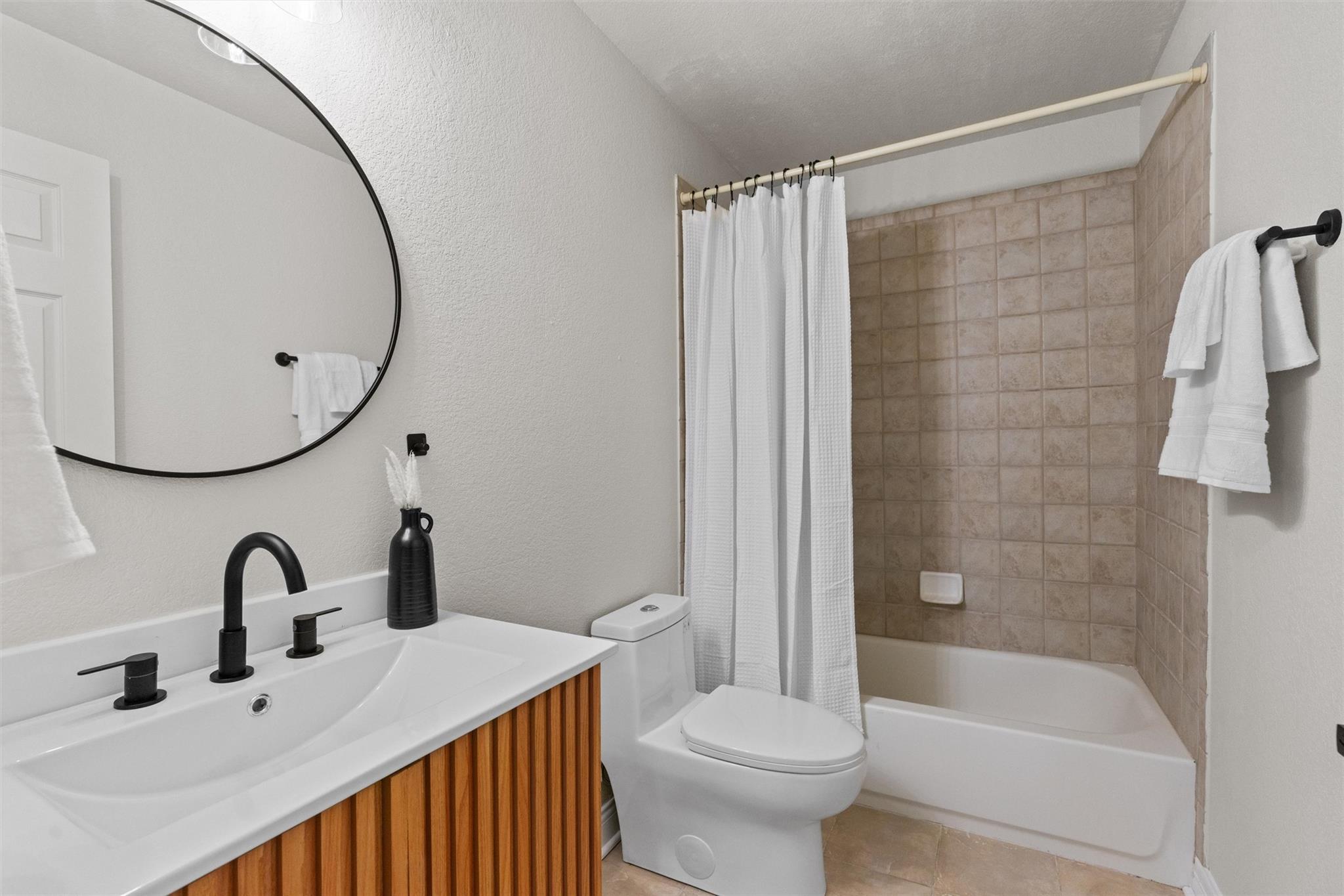 312 Country Club Drive La Grange TX 78945
