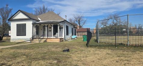420 W 6th Street Taylor TX 76574