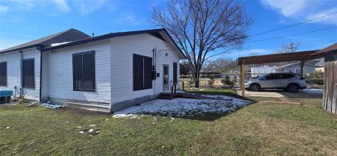 420 W 6th Street Taylor TX 76574
