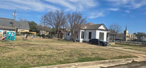 420 W 6th Street Taylor TX 76574