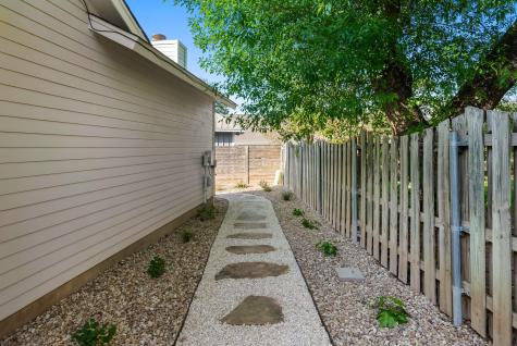 1714 Prairie Hen Cove Austin TX 78758