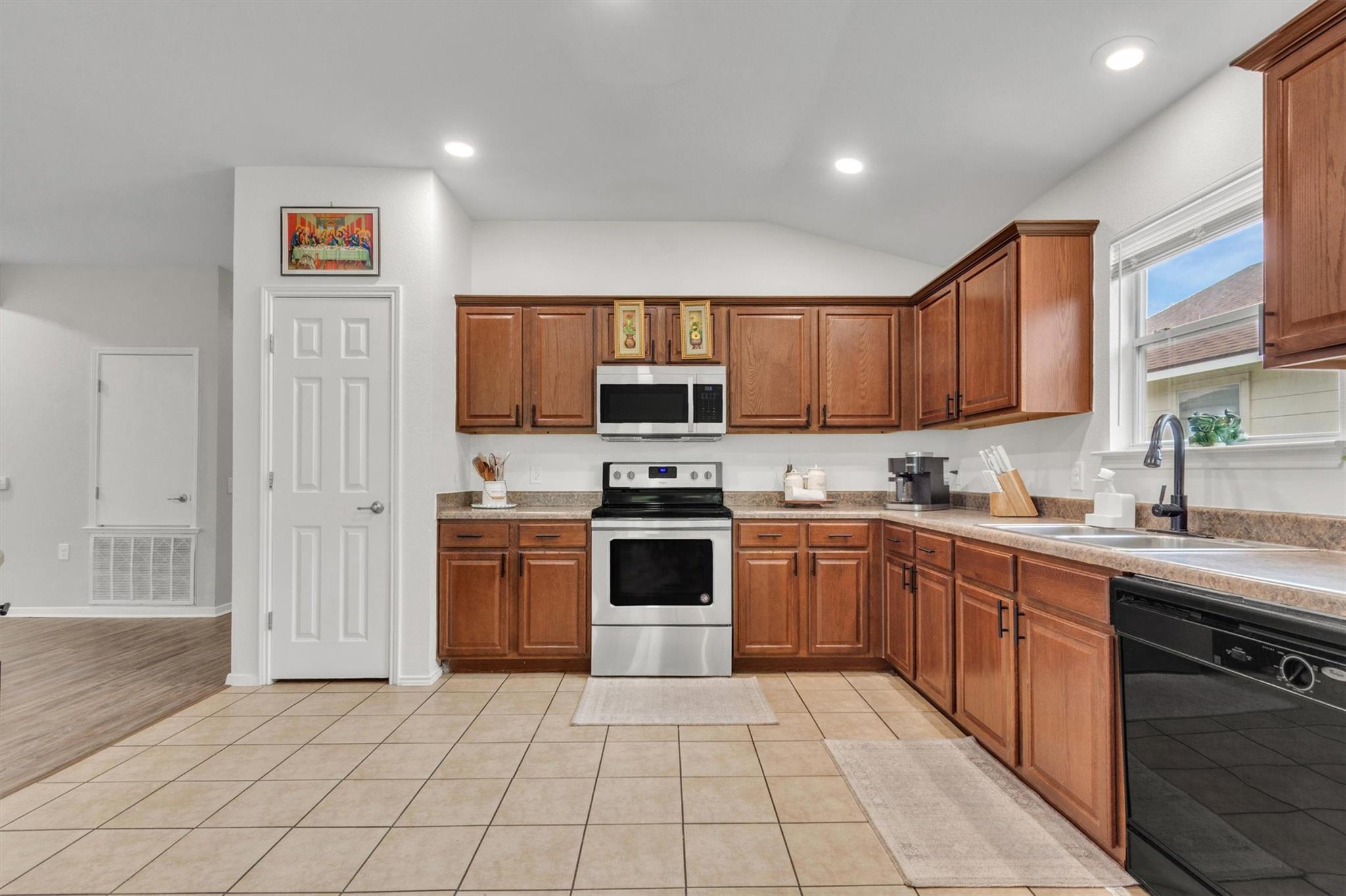 6105 Constellation Circle Del Valle TX 78617