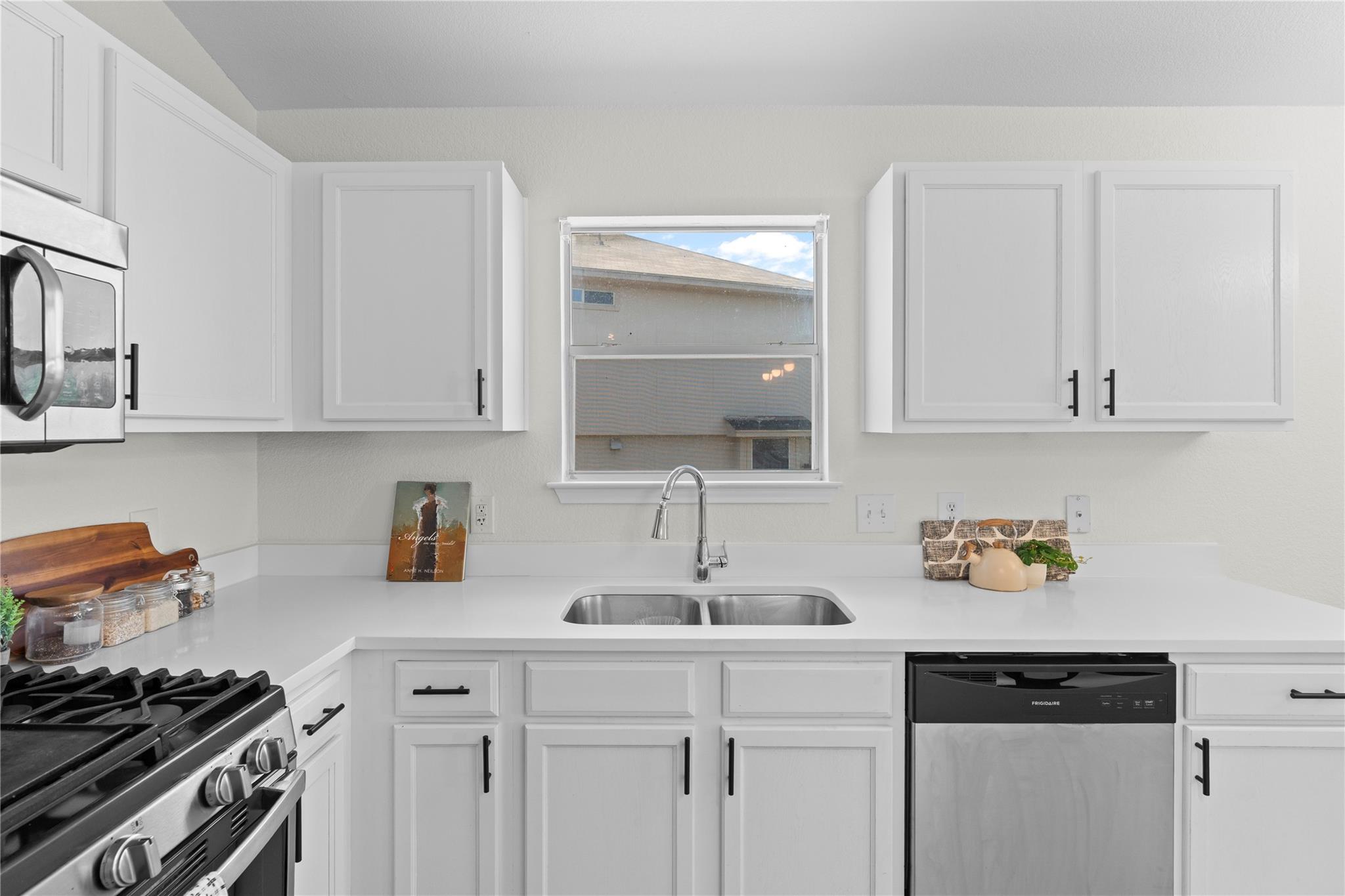 406 Covent Drive Kyle TX 78640