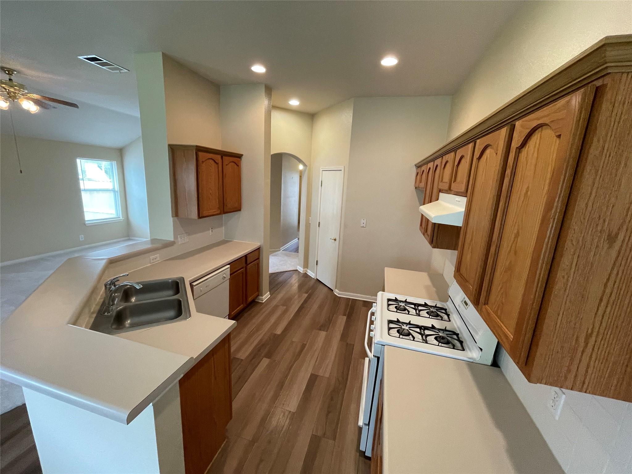 602 Losoya Court Hutto TX 78634