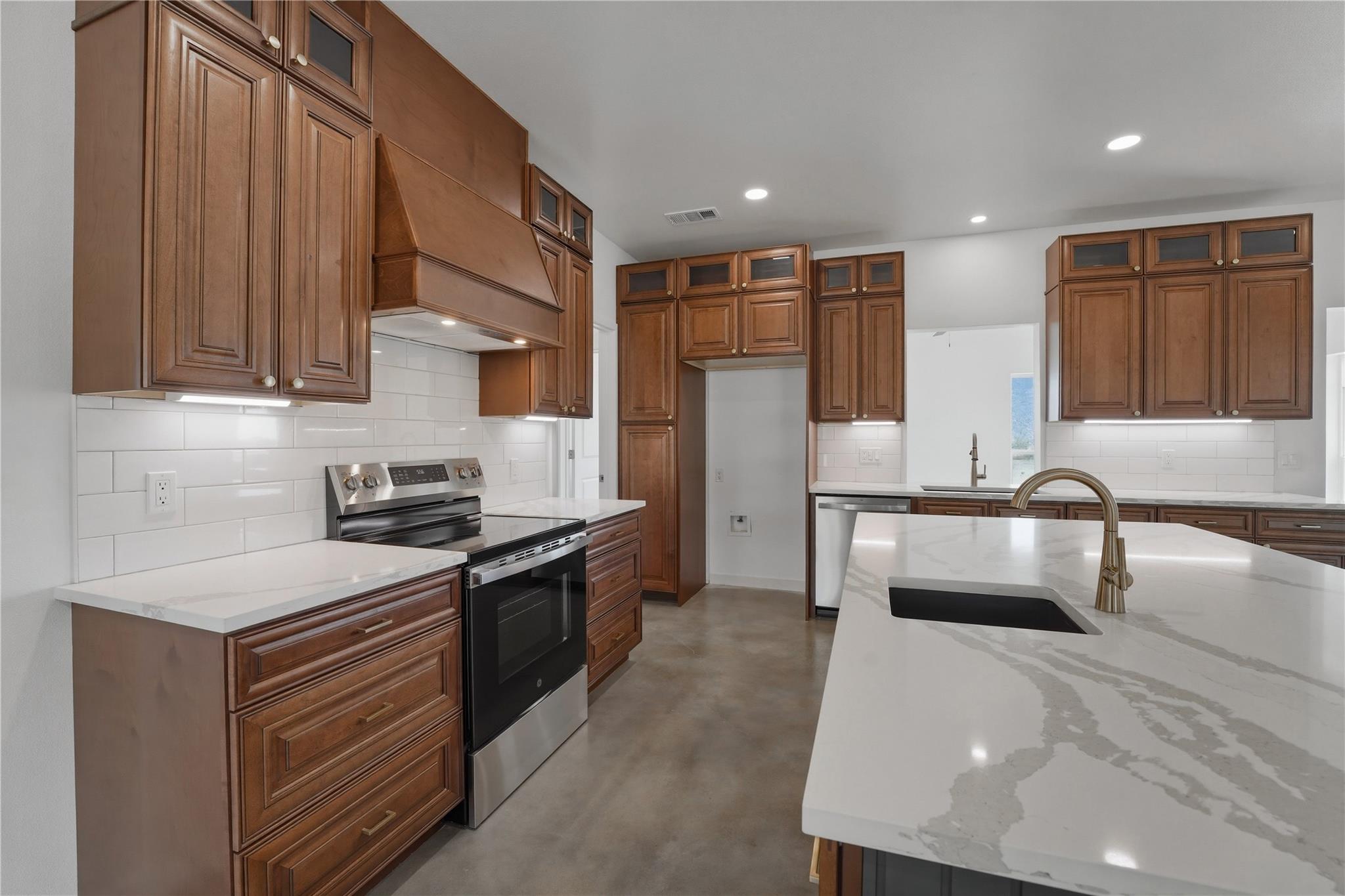 9345 Hajovsky Road La Grange TX 78945