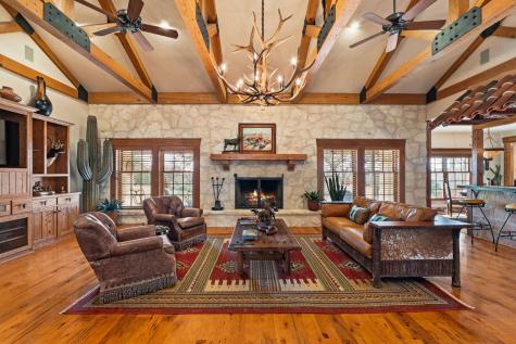 521 Bluff Creek Road Center Point TX 78010