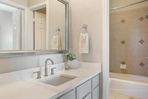 6659 Whitemarsh Valley Walk Austin TX 78746