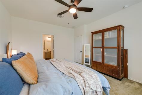 1008 Estes Park Taylor TX 76574