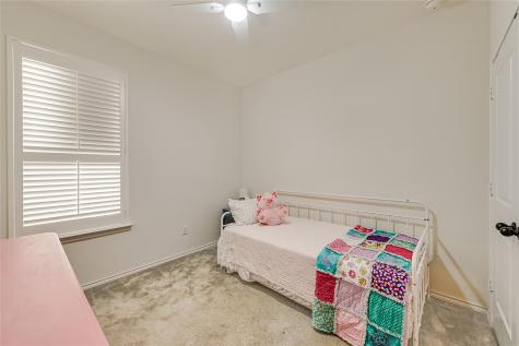1008 Estes Park Taylor TX 76574
